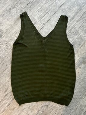Ted Baker Olive Green Knit Striped V-Neck Sleeveless Tank Sz 4( US L) LIKE NEW